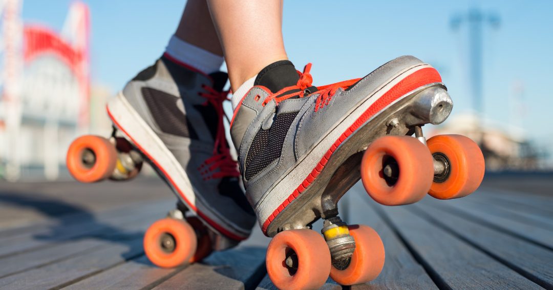 How to stop on Roller Skates | Learn within 5 minutes - theathlima